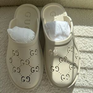 Gucci GG rubber slides